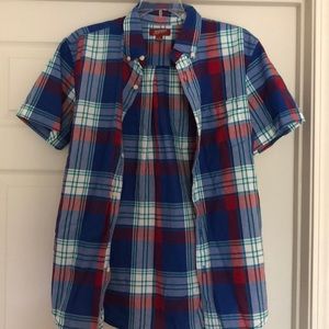 Short sleeve button down